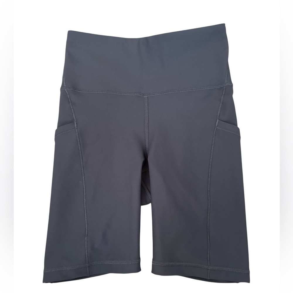 Athleta Interval Stash 7 inch shorts Gray